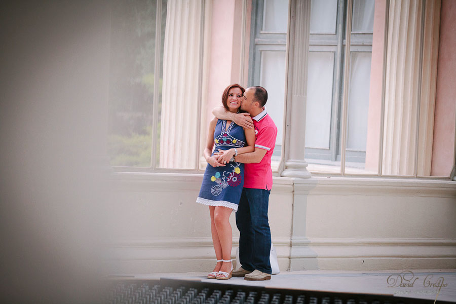 Preboda Parque El Retiro Madrid, fotoperiodismo de bodas, fotografo profesional, fotografia de novios, wedding photographers photography photographer, paseo en barcas, esession engagement session