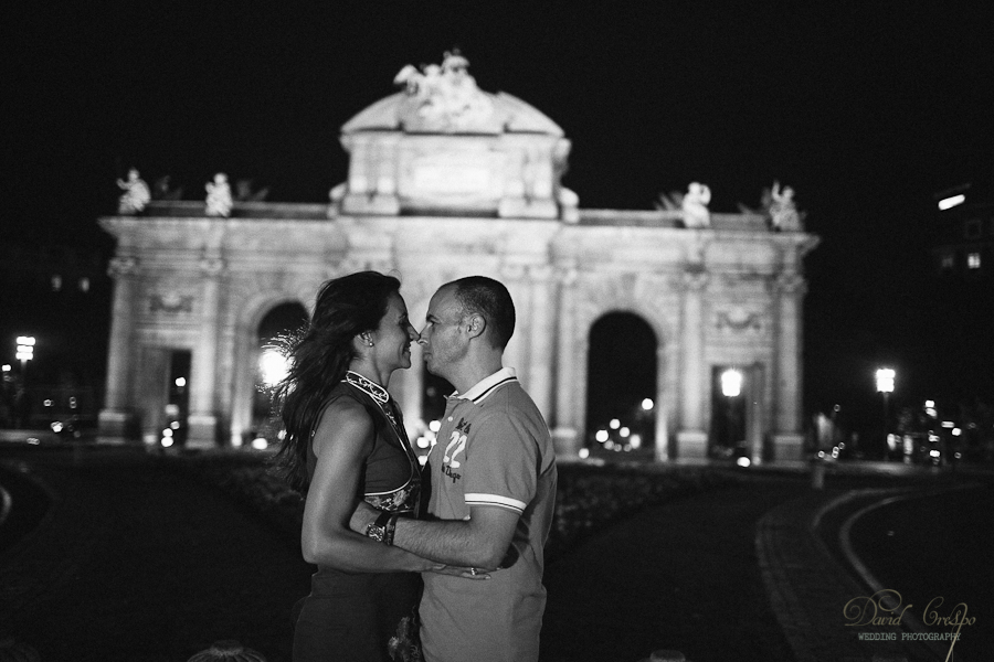 Preboda Parque El Retiro Madrid, fotoperiodismo de bodas, fotografo profesional, fotografia de novios, wedding photographers photography photographer, paseo en barcas, esession engagement session