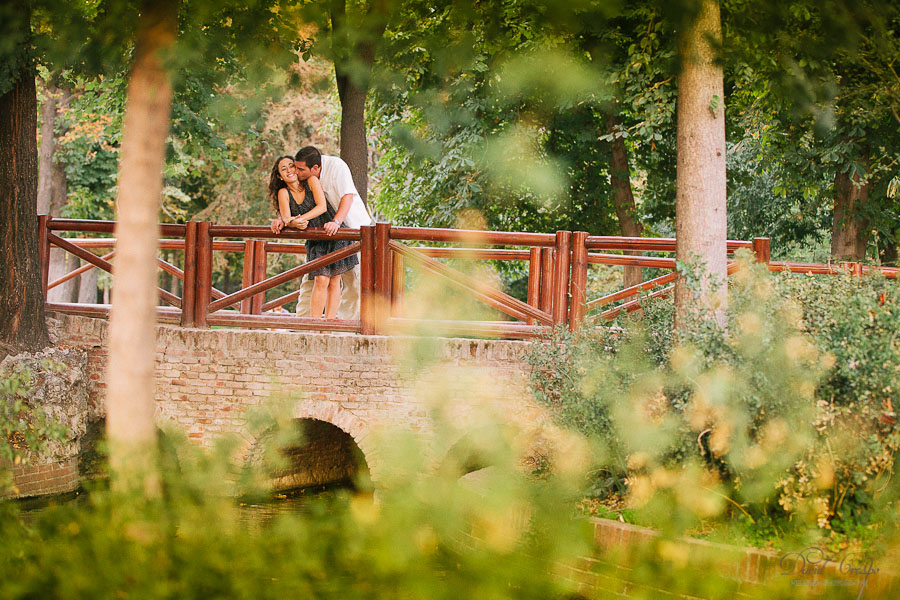 Preboda Silvia y Miguel Parque El Retiro Madrid, Fotografo David Crespo Fotowedding www.davidcrespo.com, preboda divertida, esession prewedding wedding photographer, fotografia de boda, fotografos de bodas, novios, fotoperiodismo, documentary photojournalism