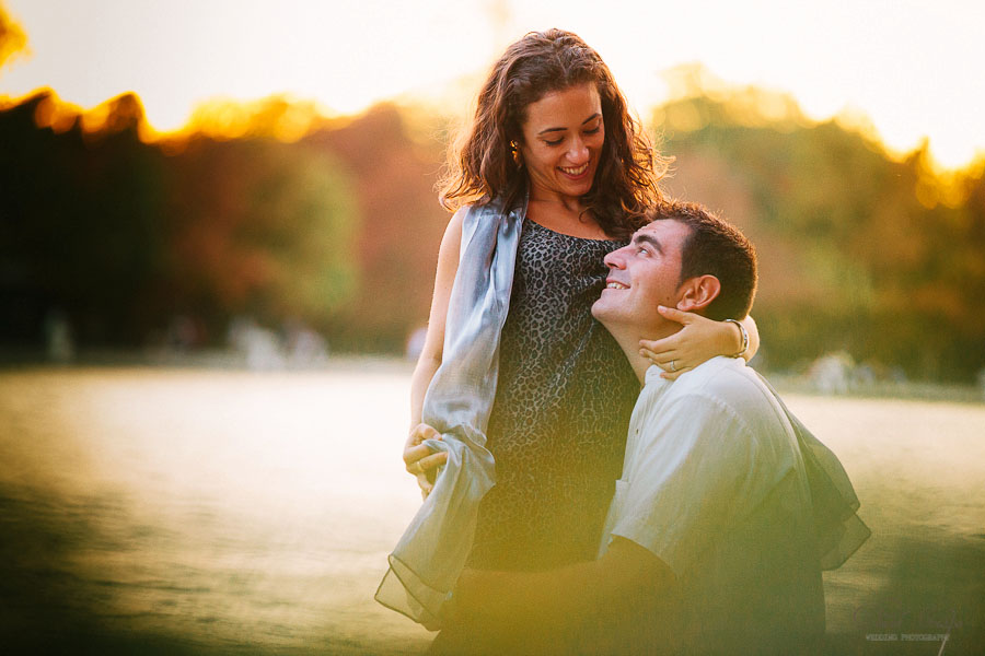 Preboda Silvia y Miguel Parque El Retiro Madrid, Fotografo David Crespo Fotowedding www.davidcrespo.com, preboda divertida, esession prewedding wedding photographer, fotografia de boda, fotografos de bodas, novios, fotoperiodismo, documentary photojournalism