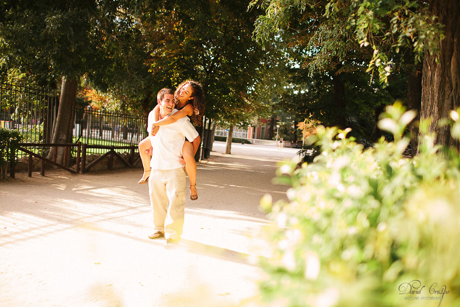 Preboda Silvia y Miguel Parque El Retiro Madrid, Fotografo David Crespo Fotowedding www.davidcrespo.com, preboda divertida, esession prewedding wedding photographer, fotografia de boda, fotografos de bodas, novios, fotoperiodismo, documentary photojournalism