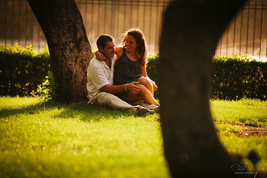 Preboda Silvia y Miguel Parque El Retiro Madrid, Fotografo David Crespo Fotowedding www.davidcrespo.com, preboda divertida, esession prewedding wedding photographer, fotografia de boda, fotografos de bodas, novios, fotoperiodismo, documentary photojournalism