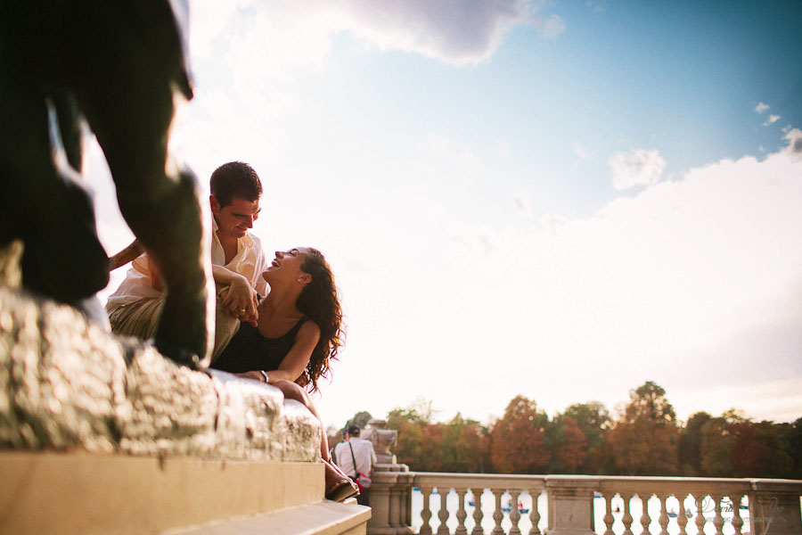 Preboda Silvia y Miguel Parque El Retiro Madrid, Fotografo David Crespo Fotowedding www.davidcrespo.com, preboda divertida, esession prewedding wedding photographer, fotografia de boda, fotografos de bodas, novios, fotoperiodismo, documentary photojournalism